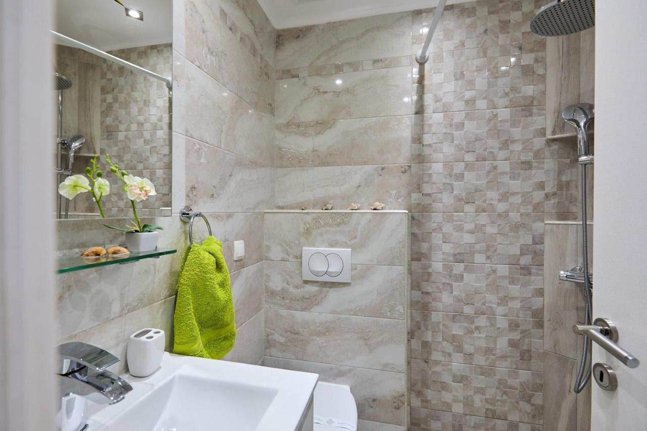 Stone House Biskup Apartment *